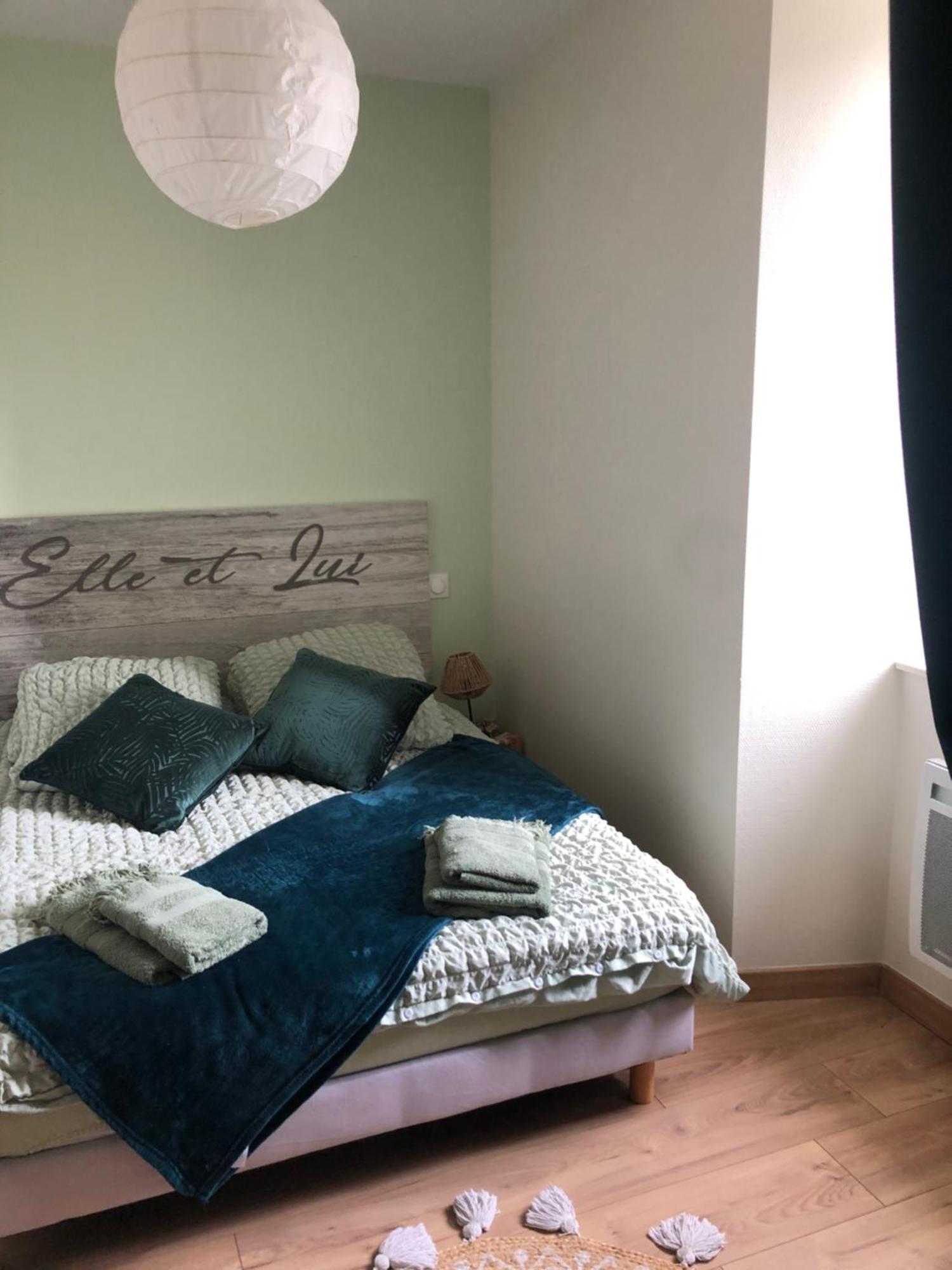 Burin Des Rosiers Apartment Olby